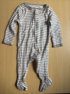☀️4/$12 bundle☀️ cloud island Gray & White Striped Footed One-Piece